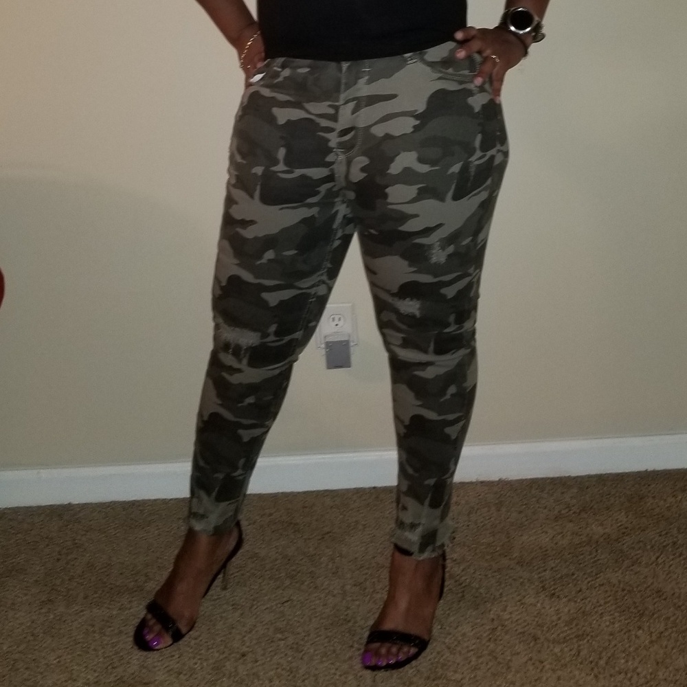 NWT Looking Like a Snack Distressed Jean - Camo